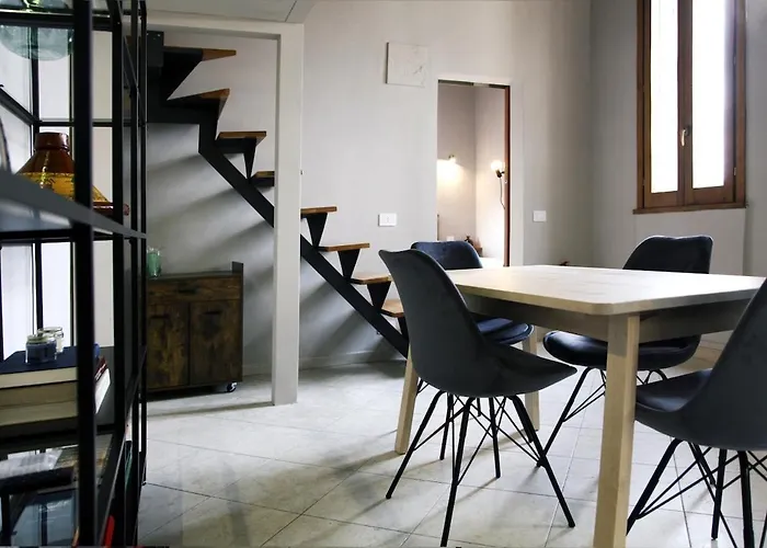 Rome, Very 2 Bedrooms 4 Beds Apartment