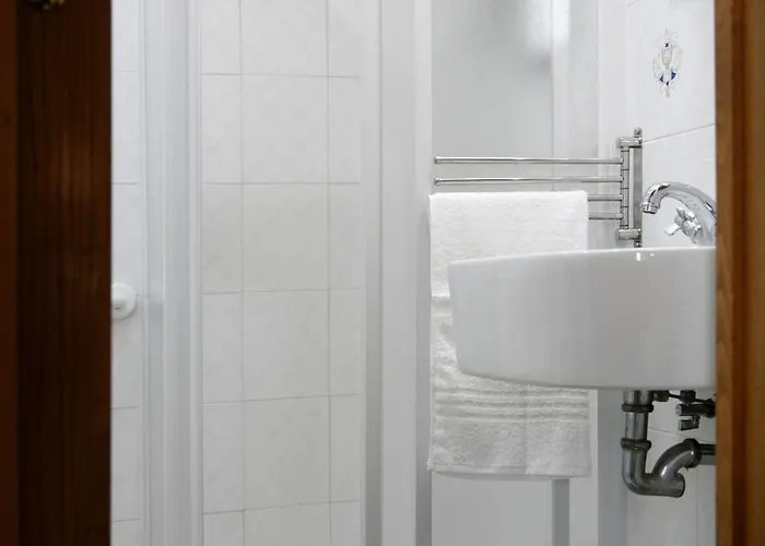 Apartment Rome, Very 2 Bedrooms 4 Beds *
