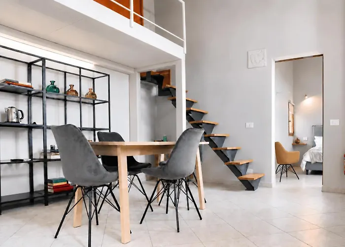 Rome, Very 2 Bedrooms 4 Beds *